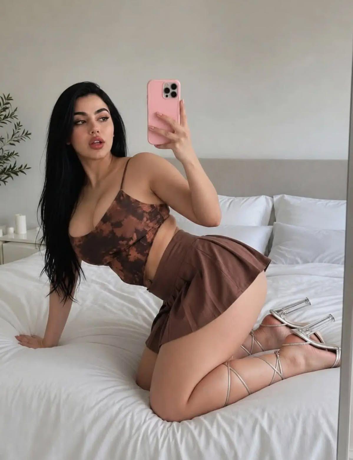בפתח תקווה – בחורה פצצה