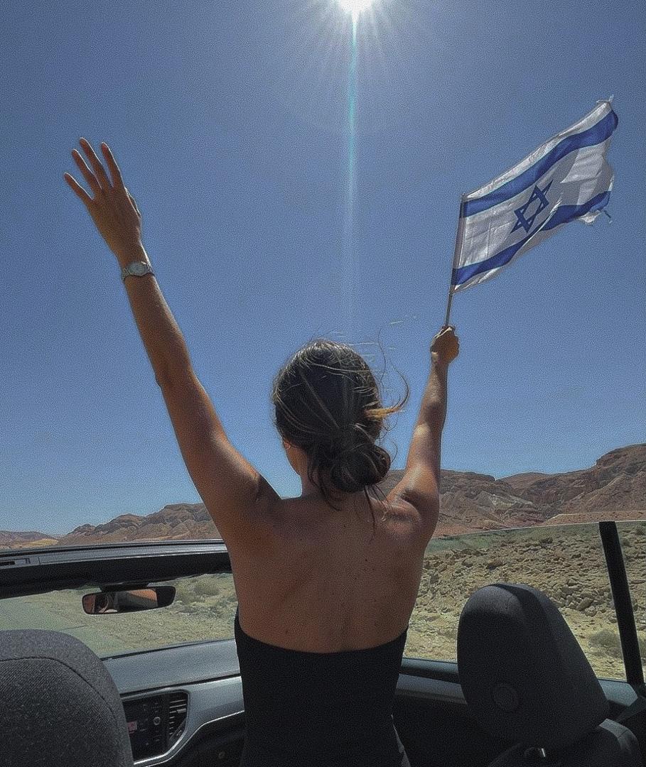 בתל אביב – מארחת מחשמלת