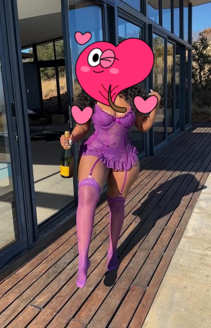 לואיז סקסית אפריקאית תיירת בתל אביב