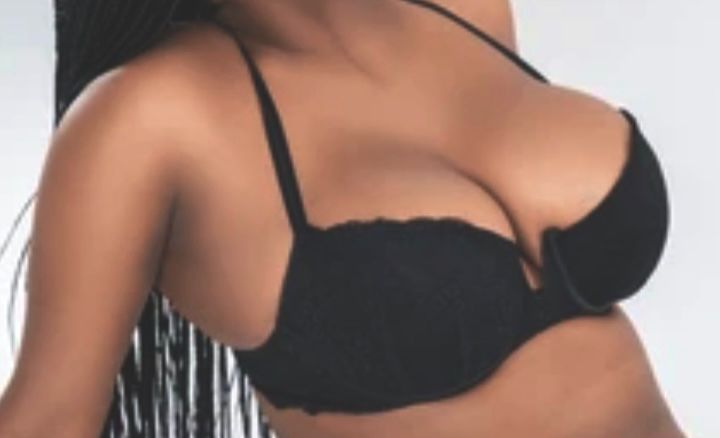 קלי בחיפה – מבנה גוף סקסי אפריקאית