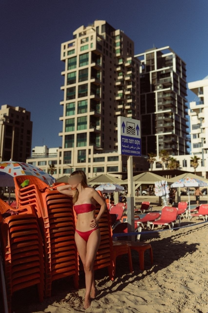 קרוליינה – בת 32 מעסה סופר סקסית חטובה בתל אביב