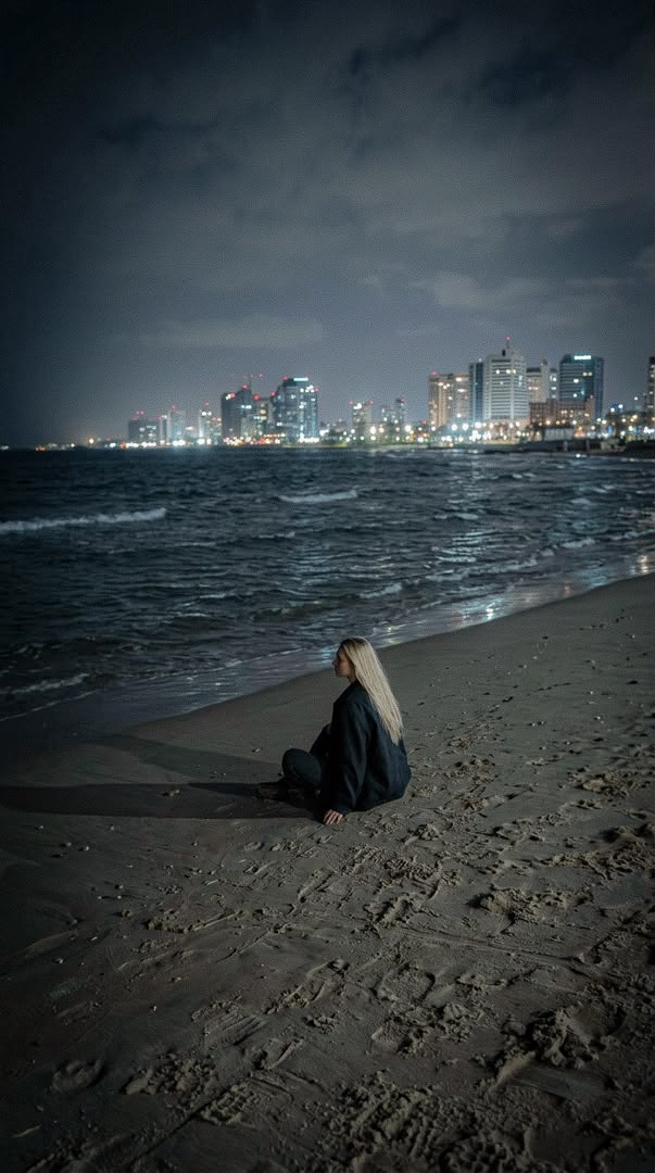 תל אביב- אישה חושנית